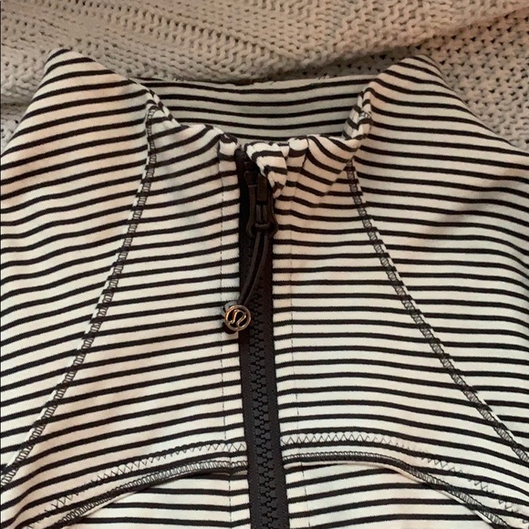 Lululemon Jacket on EBAY auction! - Picture 5 of 7